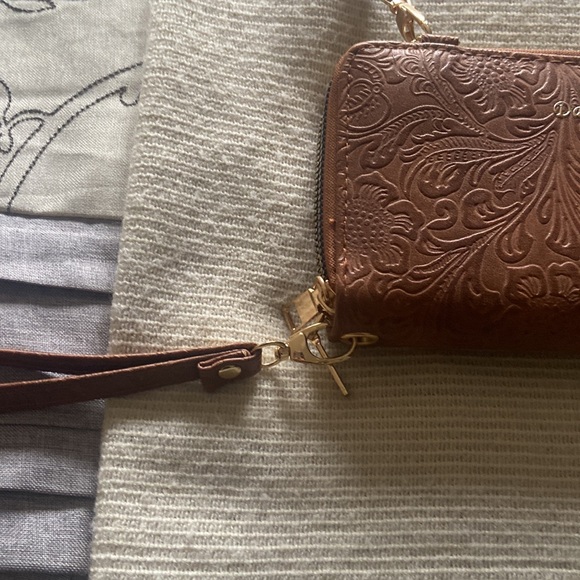 Wristlet - Picture 3 of 6